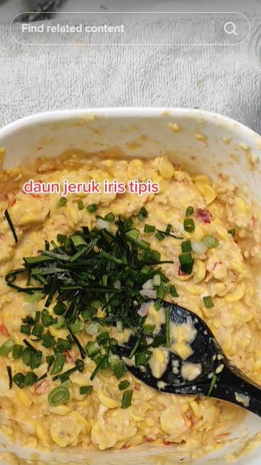 Jangan cuma pakai bumbu bubuk, begini trik bikin adonan bakwan jagung yang wangi dan super gurih