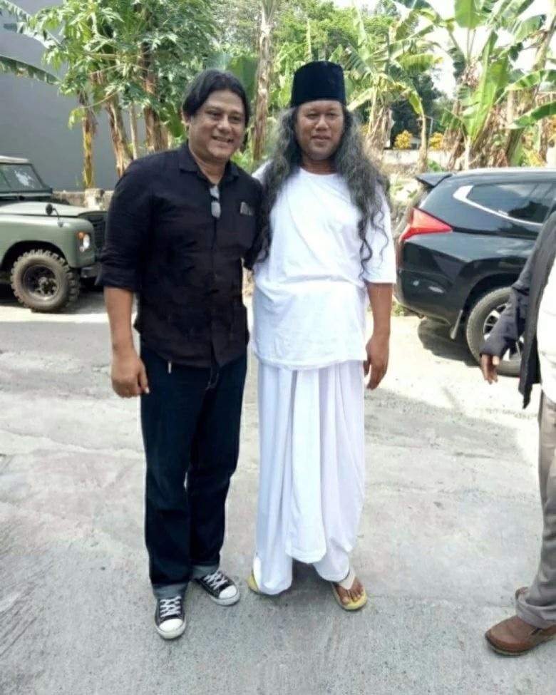 gaya modis aktor laga top era 90-an © berbagai sumber gaya modis aktor laga top era 90-an © berbagai sumber