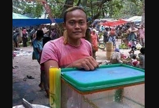 Potret kocak kostum pedagang kaki lima Berbagai sumber