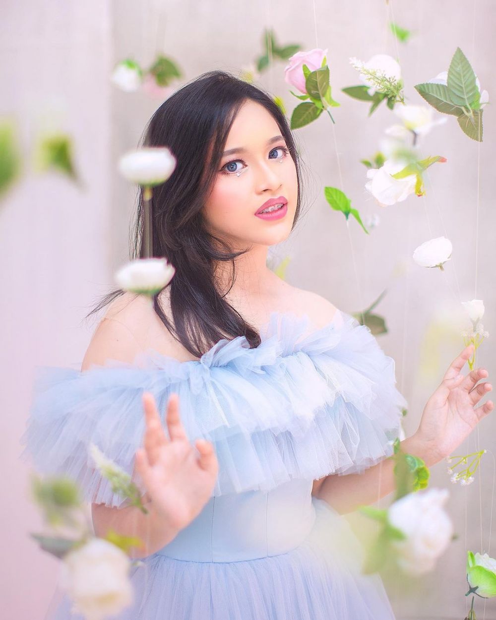 Dirayakan seperti pesta pernikahan, intip 8 pesona Shakiena anak Pasha Ungu saat ulang tahun ke-17 © 2023 brilio.net Dirayakan seperti pesta pernikahan, intip 8 pesona Shakiena anak Pasha Ungu saat ulang tahun ke-17 © 2023 brilio.net