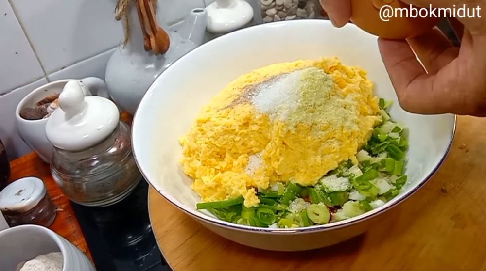 Tanpa baking soda, begini cara bikin dadar jagung yang renyah dan tak menyerap banyak minyak