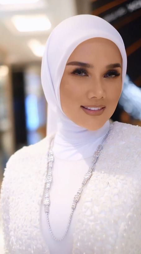 mulan dimakeup langganan kahiyang ayu © instagram