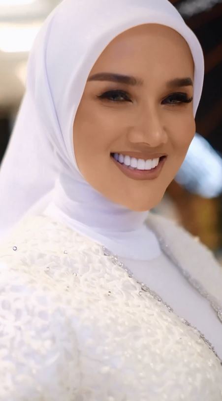 mulan dimakeup langganan kahiyang ayu © instagram mulan dimakeup langganan kahiyang ayu © instagram