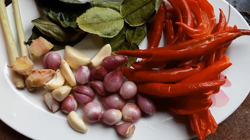 Tak perlu pakai cabai berlebihan, ini trik bikin tumis sambal goreng kentang agar merah merona