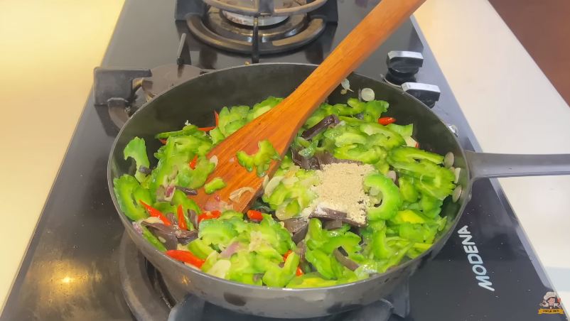 Jangan diremas pakai garam, ini trik bikin tumis pare yang antipahit dan mudah dibuat