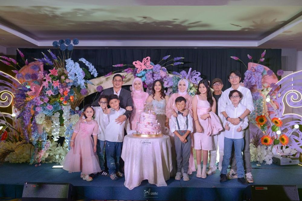  potret perayaan ulang tahun anak vokalis band © berbagai sumber