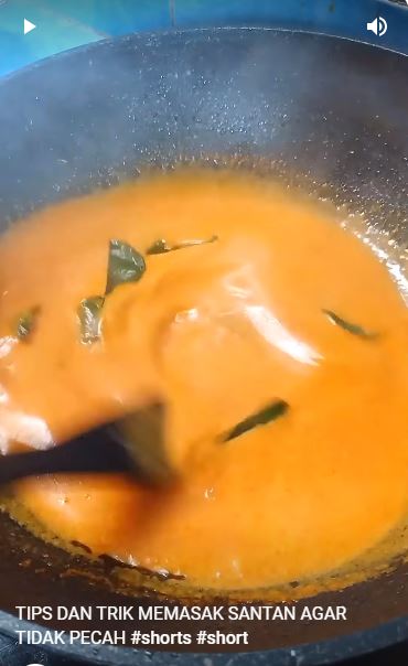 Trik menjaga santan tetap kental dan tak pecah saat dimasak, bikin masakan lebih awet
