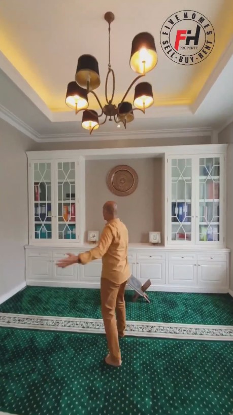 rumah 120 miliar langsung musala © Instagram/@dekorasi_rumah_idaman