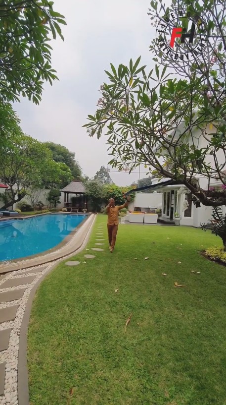 rumah 120 miliar langsung musala © Instagram/@dekorasi_rumah_idaman