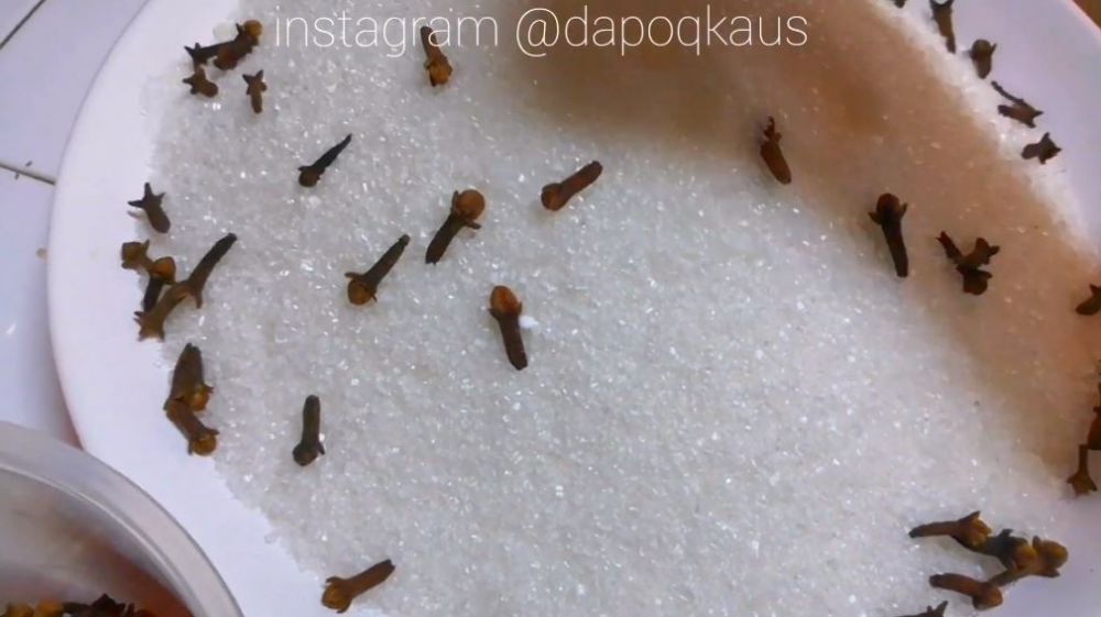 Hanya pakai 1 bumbu dapur, ini cara mudah mengusir semut di gula pasir
