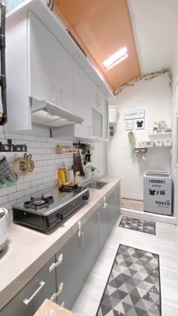 dapur segaris sempit © Instagram dapur segaris sempit © Instagram