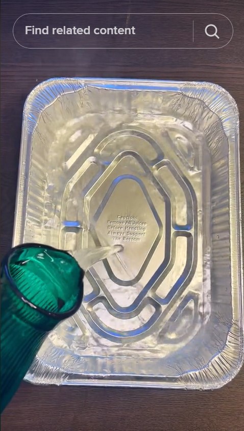 Tak perlu digosok, begini cara bersihkan talenan kayu kotor dan penuh noda membandel