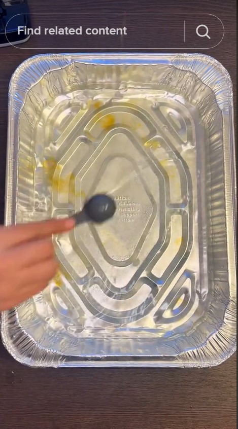 Tak perlu digosok, begini cara bersihkan talenan kayu kotor dan penuh noda membandel