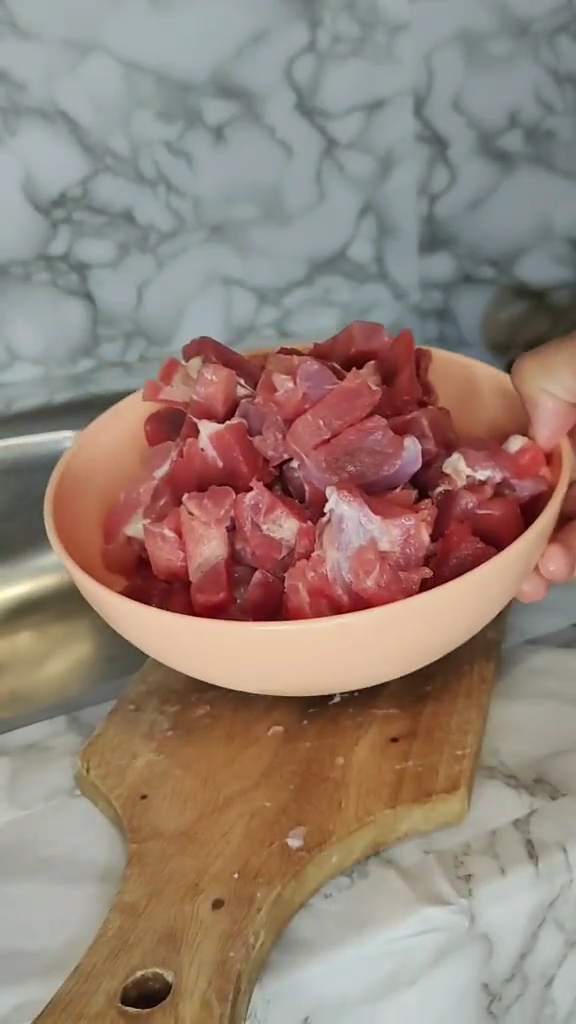 Jangan dicuci pakai air, ini trik hilangkan bau prengus daging kambing sebelum dimasak