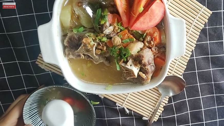 Tanpa perlu dipresto, ini cara praktis mengolah buntut sapi jadi sop agar hasilnya gurih dan empuk