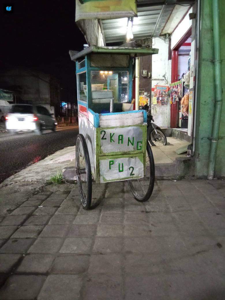 Promosi absurd pedagang keliling Berbagai sumber