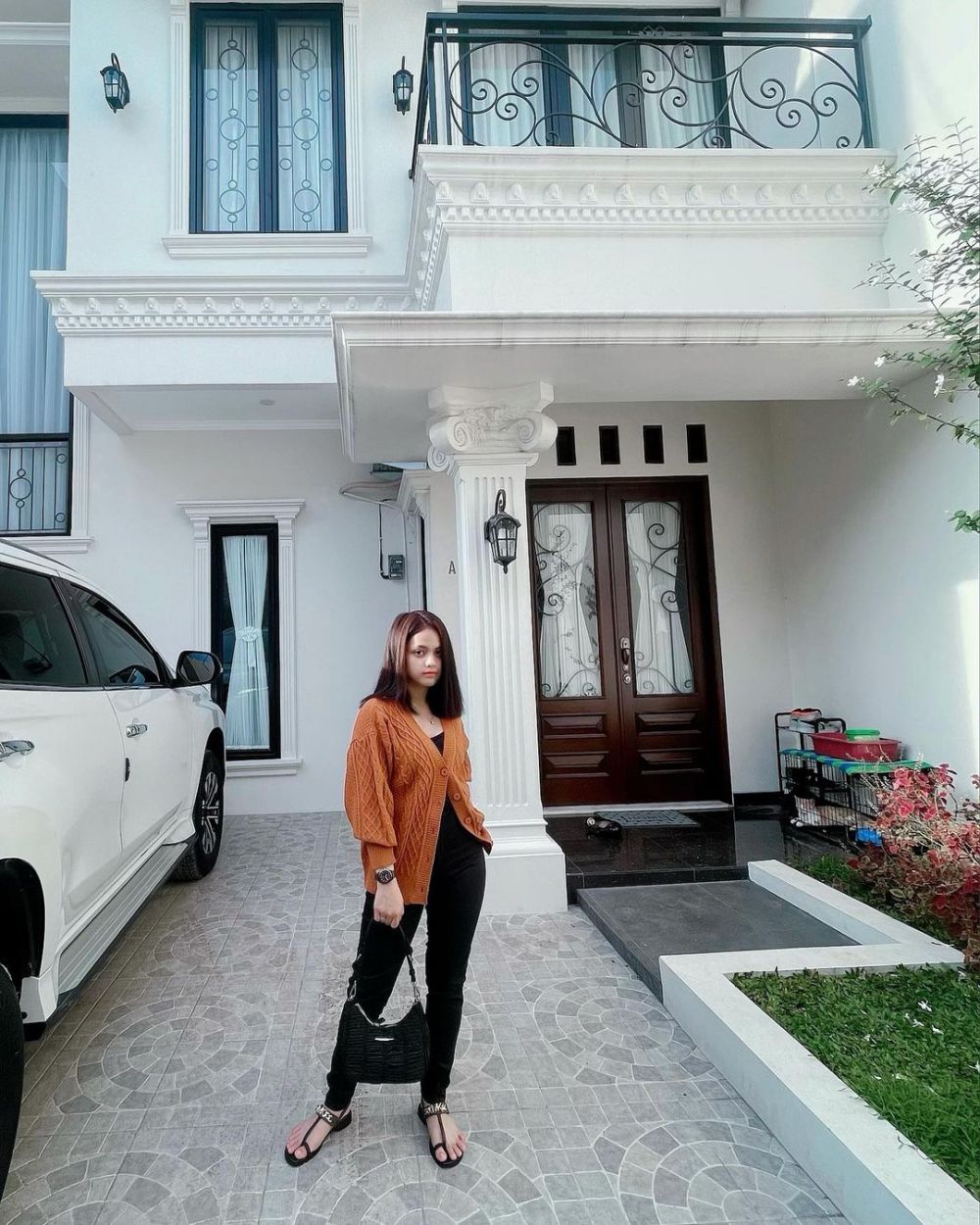 bocah menor pernah dibayar Rp 50 ribu kini punya rumah gedongan © berbagai sumber