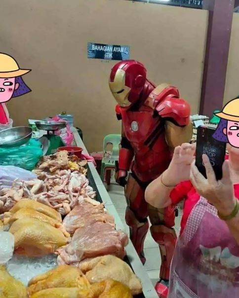 orang dengan outfit anti mainstream Berbagai sumber