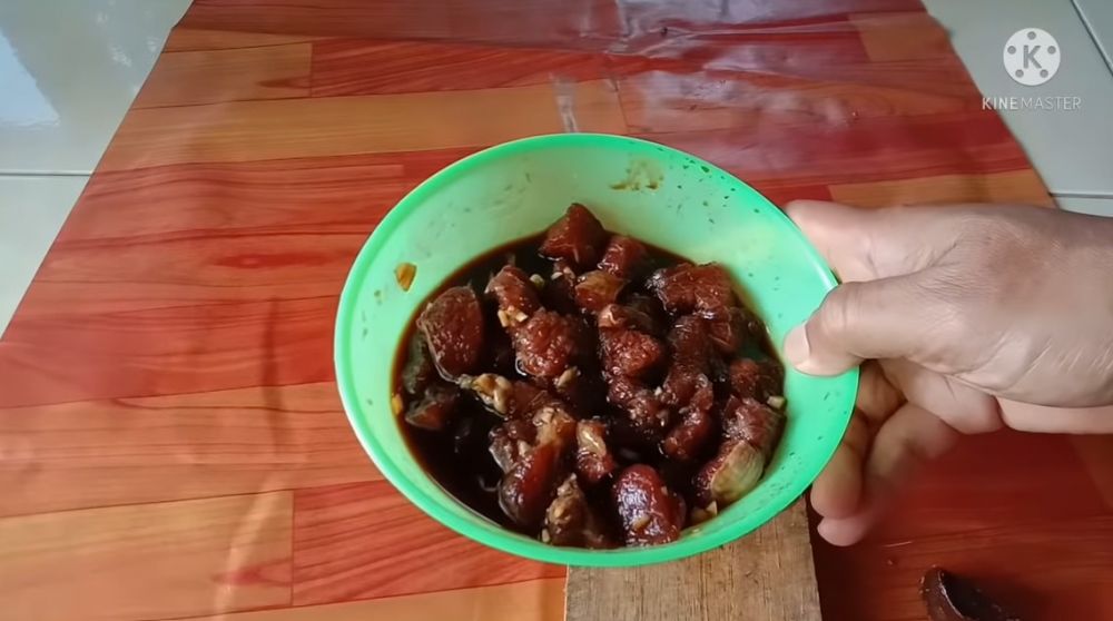 Tak perlu direbus, begini trik mengolah daging kambing tua untuk sate agar empuk dan tak bau prengus