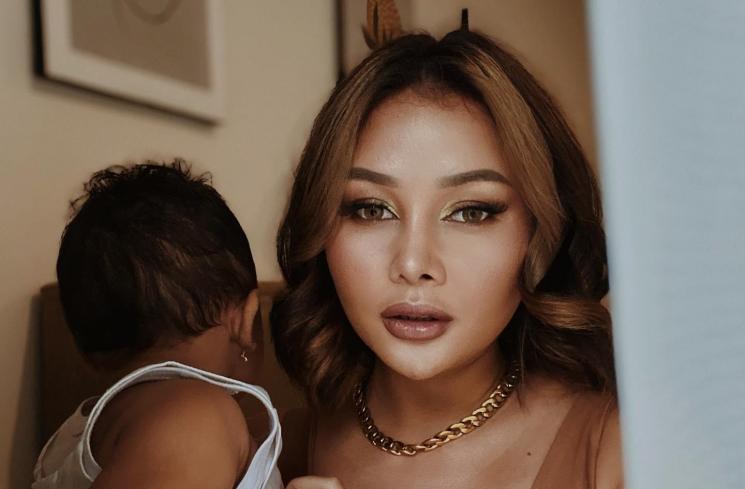 Potret Mutia Ayu bareng sang putri ini bak kakak-adik © 2023 brilio.net Potret Mutia Ayu bareng sang putri ini bak kakak-adik © 2023 brilio.net