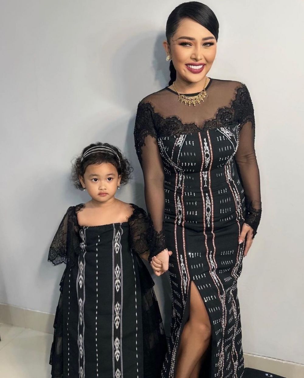 Potret Mutia Ayu bareng sang putri ini bak kakak-adik © 2023 brilio.net