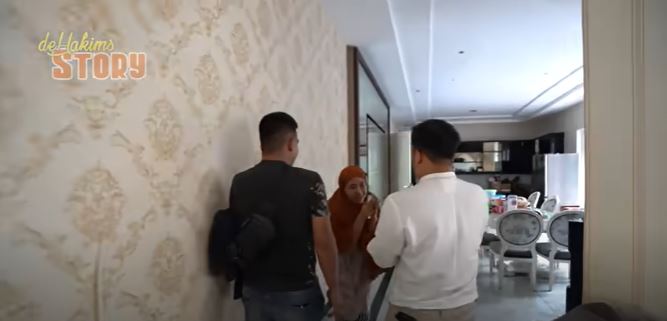 Potret rumah mewah asisten Irfan Hakim © 2023 brilio.net Potret rumah mewah asisten Irfan Hakim © 2023 brilio.net