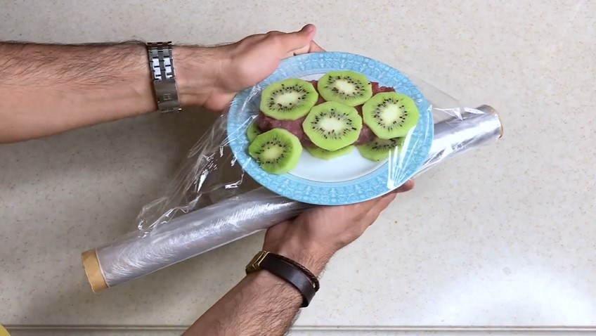 Bukan nanas, cara marinasi daging sapi pakai 1 buah ini bikin auto empuk dalam 15 menit