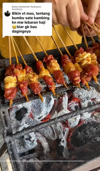 Nggak perlu dimarinasi terlalu lama, ini trik bikin sate kambing yang empuk dan bebas bau prengus