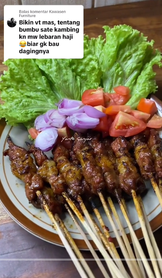 Nggak perlu dimarinasi terlalu lama, ini trik bikin sate kambing yang empuk dan bebas bau prengus