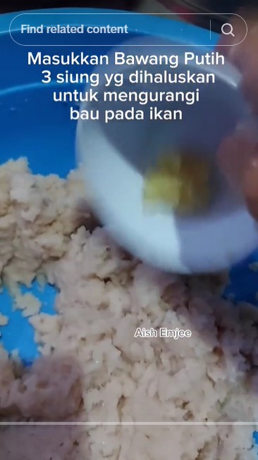 Bukan pakai jeruk nipis, ini cara atasi daging ikan buat adonan pempek agar tak berair dan bau amis