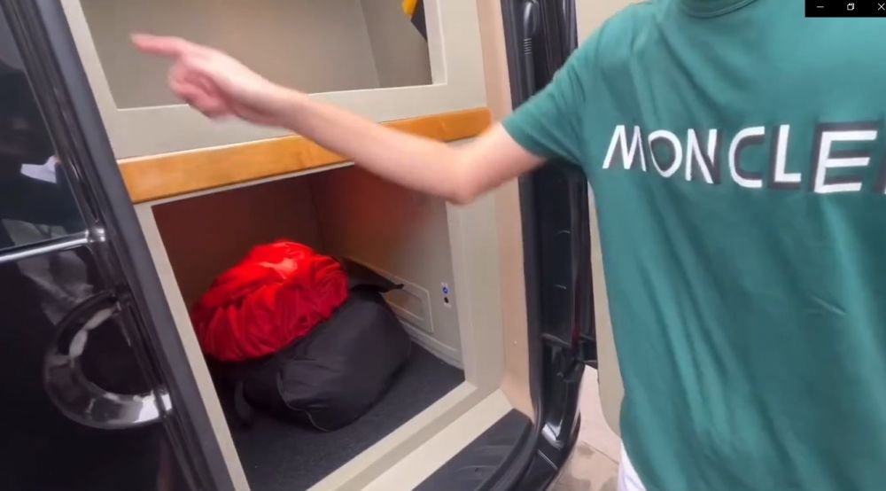 interior mobil Dewi Perssik © Instagram