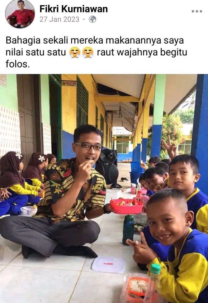Guru dan murid kocaknya kompak Berbagai sumber