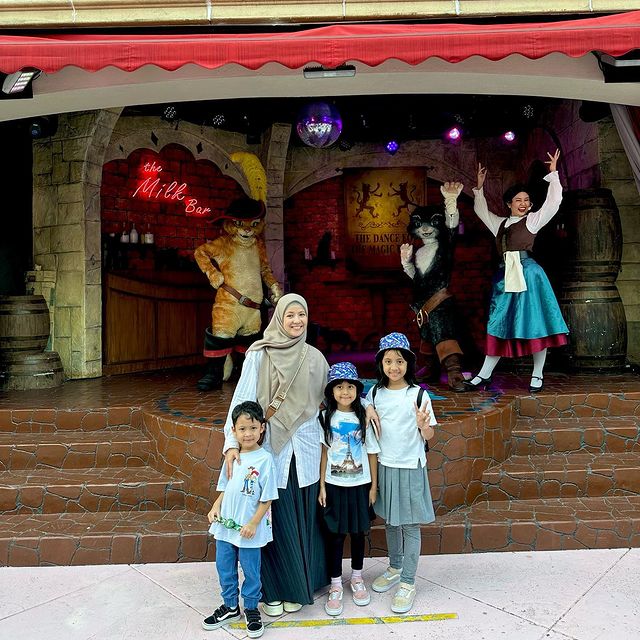 desta liburan bareng natasha © 2023 brilio.net desta liburan bareng natasha © 2023 brilio.net