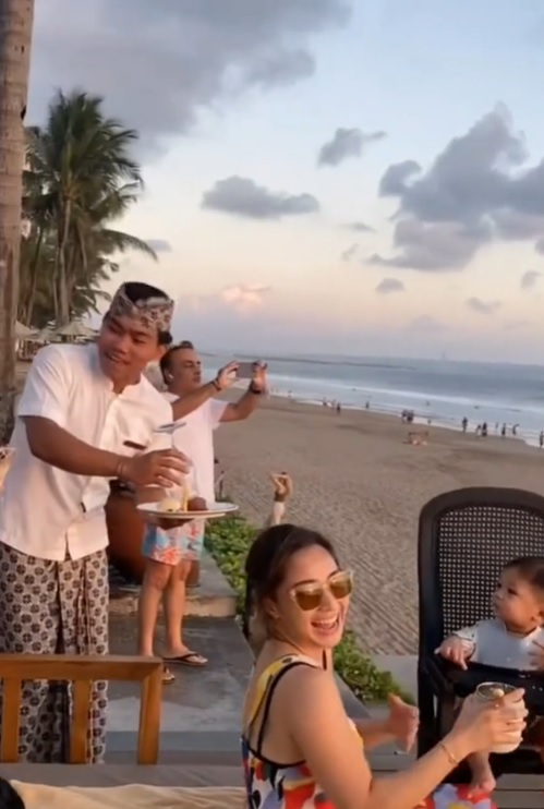momen perayaan ulang tahun nikita willy di bali © berbagai sumber momen perayaan ulang tahun nikita willy di bali © berbagai sumber