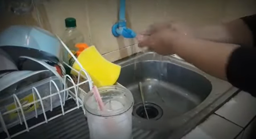 Tanpa pakai sabun, ini trik hilangkan bau prengus daging kambing di tangan cuma pakai 1 bahan dapur