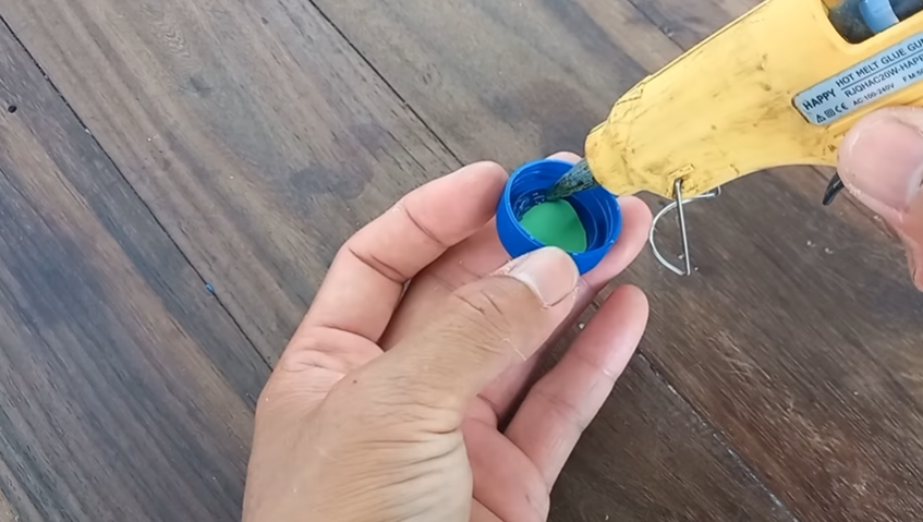 Cara unik bikin pompa air galon dari kemasan botol bekas, kreatif dan mudah ditiru