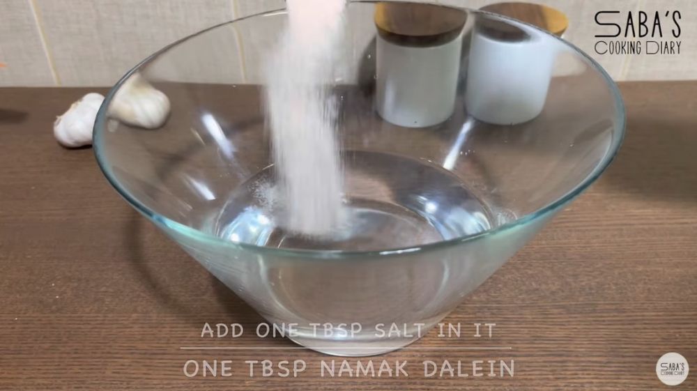 Bukan pakai air panas, begini trik mencairkan daging sapi beku dalam 10 menit dengan 1 bahan dapur