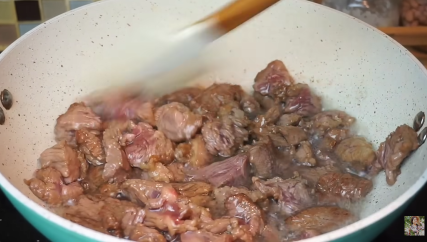 Tanpa nanas atau daun pepaya, ini cara marinasi daging pakai 3 bumbu dapur agar lebih cepat empuk