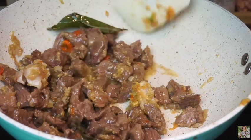 Tanpa nanas atau daun pepaya, ini cara marinasi daging pakai 3 bumbu dapur agar lebih cepat empuk