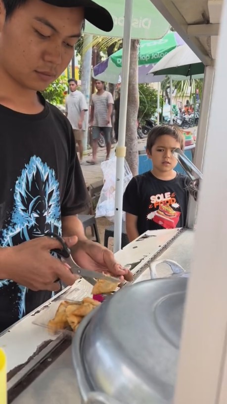 El Barack jajan kaki lima © berbagai sumber