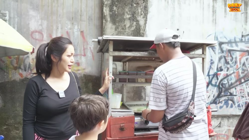 El Barack jajan kaki lima © berbagai sumber