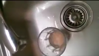 Trik mudah mengupas telur rebus agar hasilnya utuh dan mulus cuma pakai 1 bahan