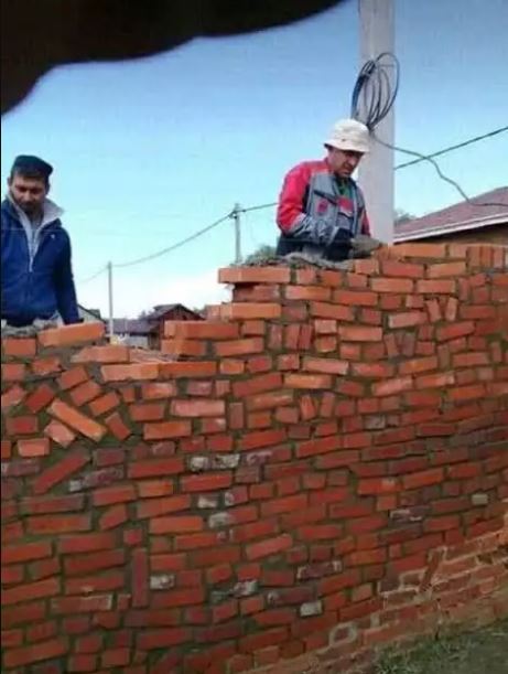 potret kocak tembok bikinan kuli bangunan Berbagai sumber