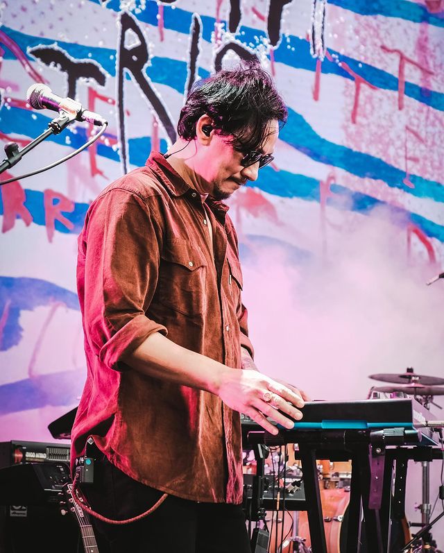 deretan artis pria yang awet muda © 2023 brilio.net deretan artis pria yang awet muda © 2023 brilio.net