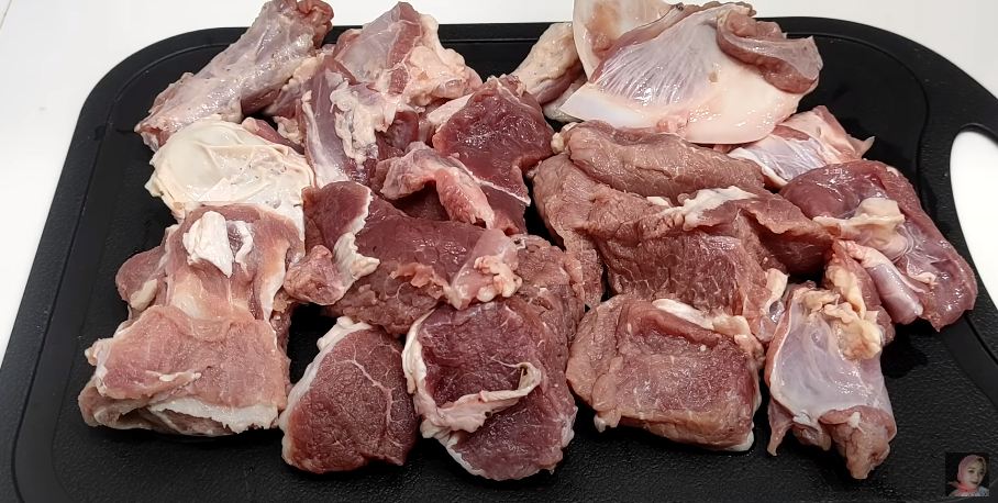 Hanya 20 menit, ini trik merebus daging kambing agar empuk, antiprengus, dan hemat gas tanpa presto