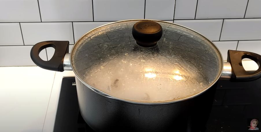 Hanya 20 menit, ini trik merebus daging kambing agar empuk, antiprengus, dan hemat gas tanpa presto