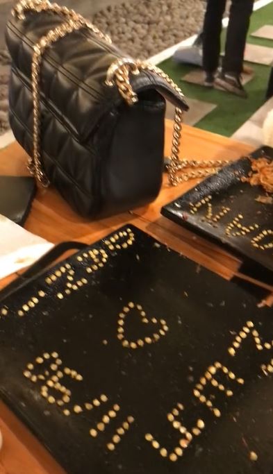 Potret kocak pasangan saat kencan Berbagai sumber Potret kocak pasangan saat kencan Berbagai sumber