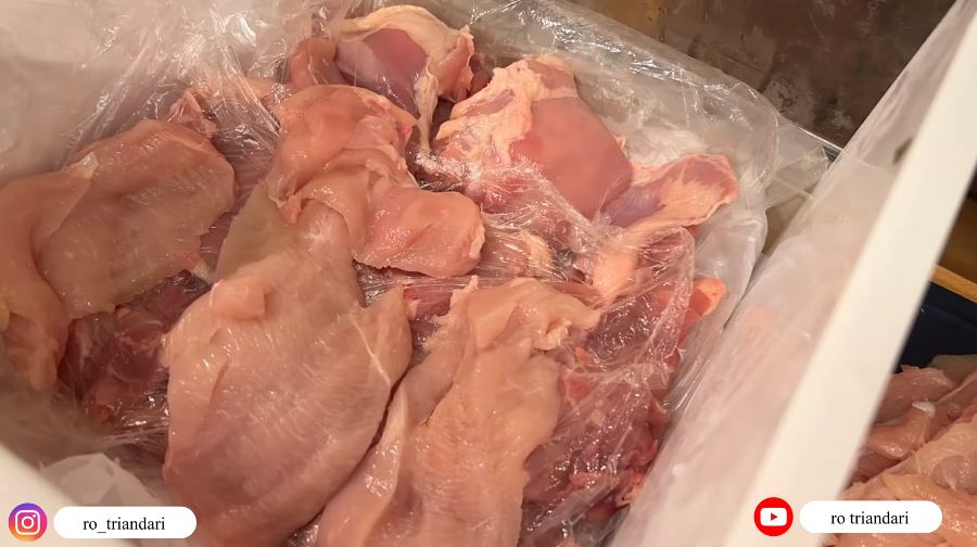Mudah ditiru, ini trik menata daging di dalam freezer agar mudah diambil, antibau, dan muat banyak