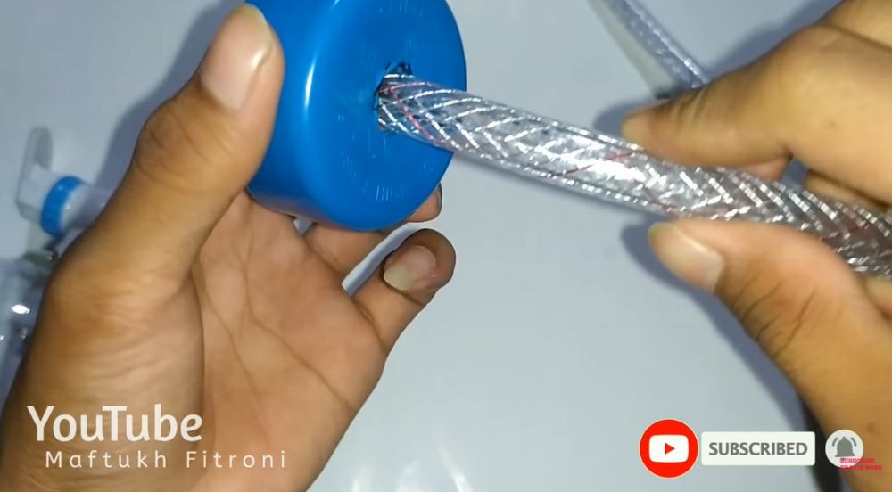 Bermodal botol bekas, begini cara kreatif membuat pompa air galon pakai 3 bahan sederhana