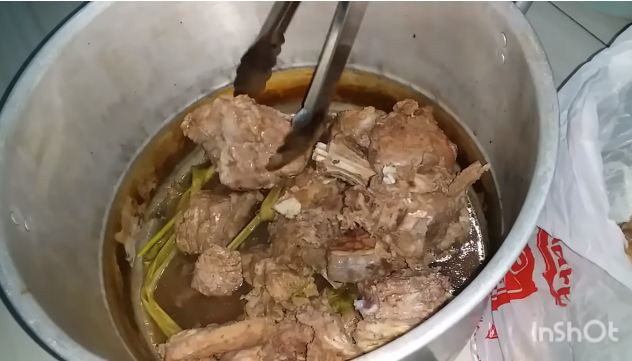 Jangan langsung dimasukkan, ini trik menyimpan daging dalam freezer agar bebas bau dan tahan lama